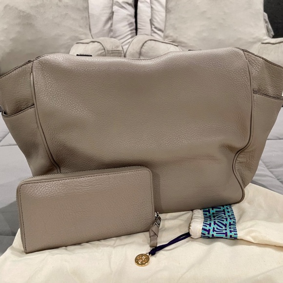 Grey Tory Burch Hobo Purse and wallet set - Picture 3 of 4